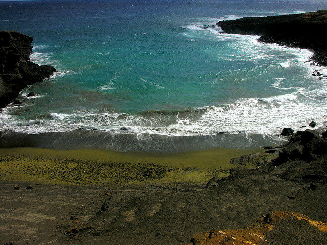 Зеленый пляж Папаколеа, Гавайи