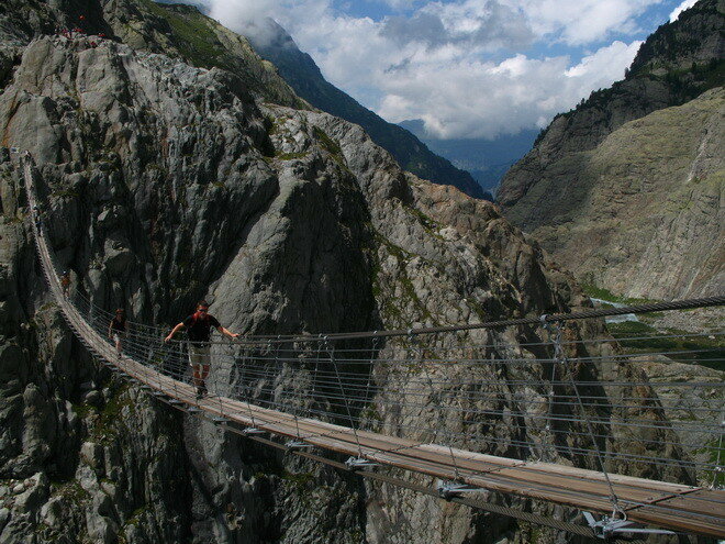 Подвесной мост Трифт. Швейцария