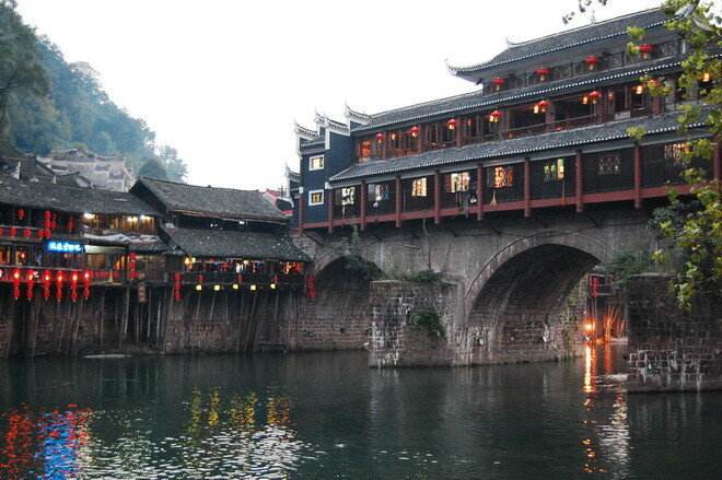 Фэнхуан, Китай