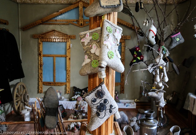 Валенки в городе Мышкин в Ярославской области делают на протяжении столетий и бережно хранят традиции производства этой обуви