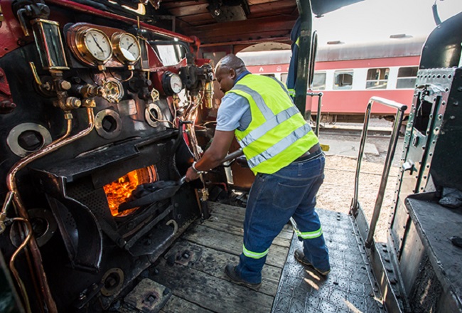 Тряхнуть стариной можно даже в южноафриканском поезде